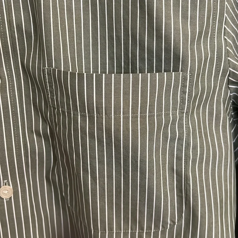 EDDIE BAUER Men's 100% Cotton Relaxed Fit Medium Long Sleeve Button Down Shirt
